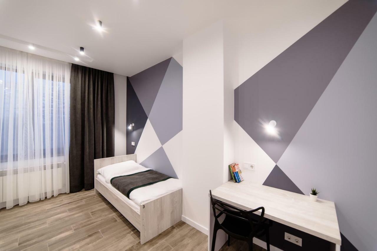 Is'Land Hostel Ужгород Экстерьер фото